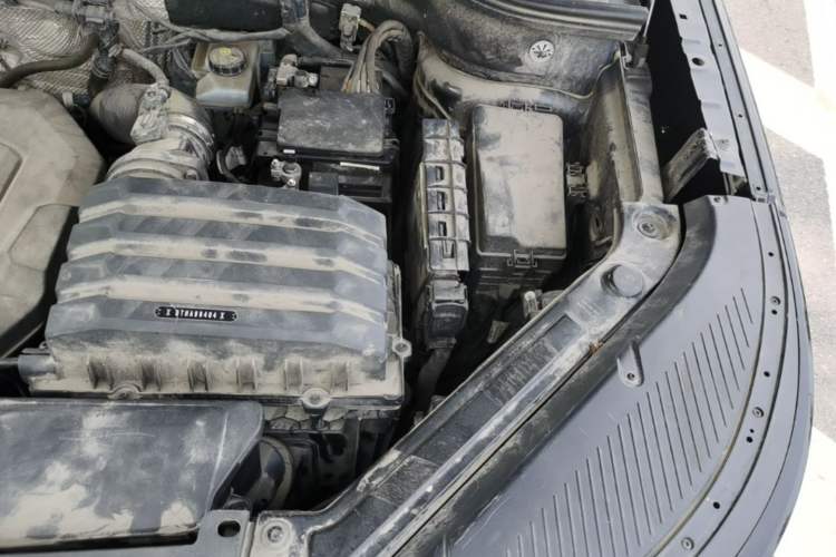 Used Volkswagen Tavendor 2023 330TSI Luxury Touring Edition Engine Bay Left