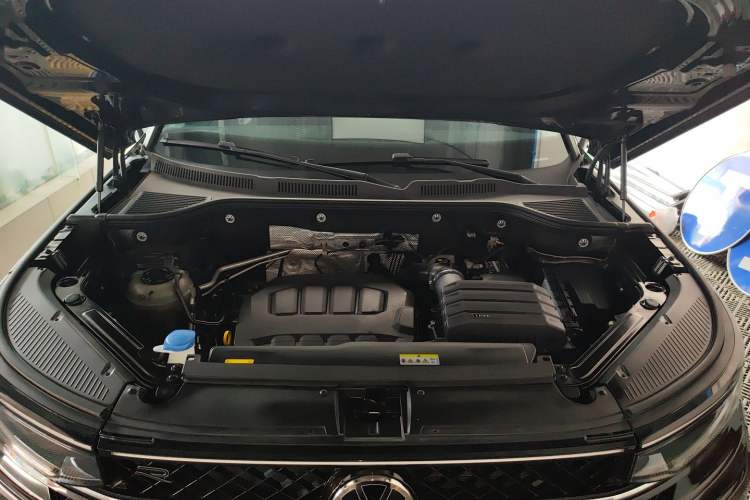 Used Volkswagen Tavendor 2023 380TSI Four-Wheel Drive R-Line Cruise Edition Engine Bay