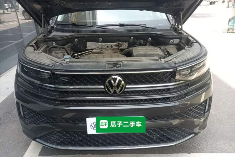 Used Volkswagen Tavendor 2023 380TSI Four-Wheel Drive R-Line Cruise Edition Engine Bay