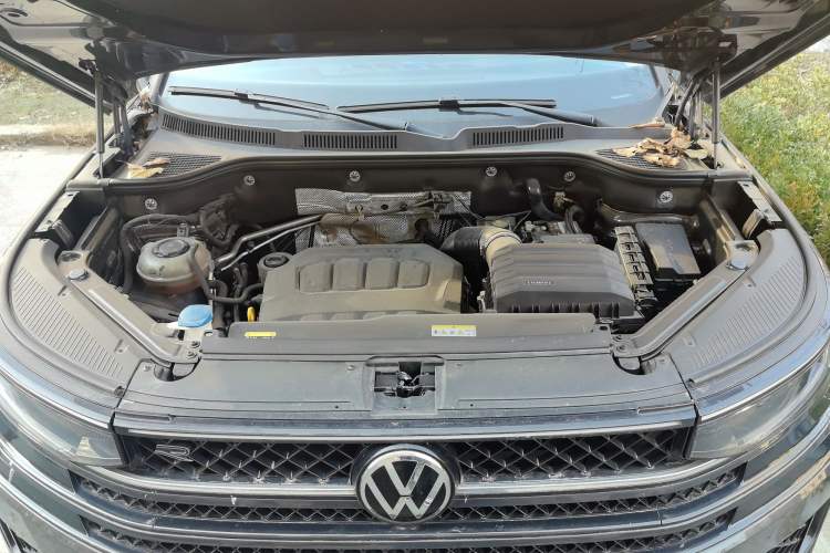 Used Volkswagen Tavendor 2023 380TSI Four-Wheel Drive R-Line Cruise Edition Engine Bay