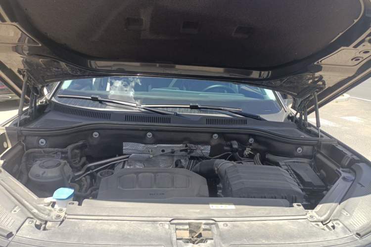 Used Volkswagen Tavendor 2023 380TSI Four-Wheel Drive R-Line Cruise Edition Engine Bay