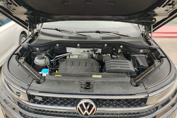 Used Volkswagen Tavendor 2023 380TSI Four-Wheel Drive R-Line Cruise Edition Engine Bay
