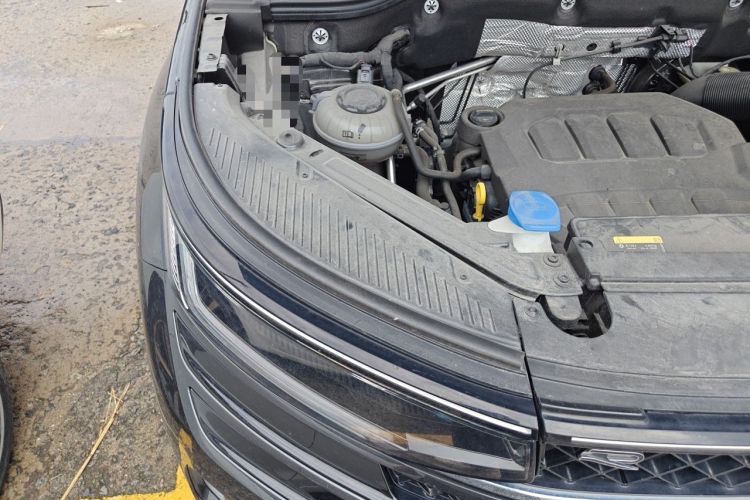 Used Volkswagen Tavendor 2023 380TSI Four-Wheel Drive R-Line Cruise Edition Engine Bay Right