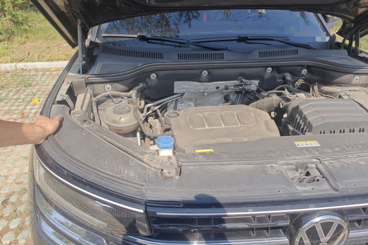 Used Volkswagen Tavendor 2023 330TSI Luxury Touring Edition Engine Bay Right