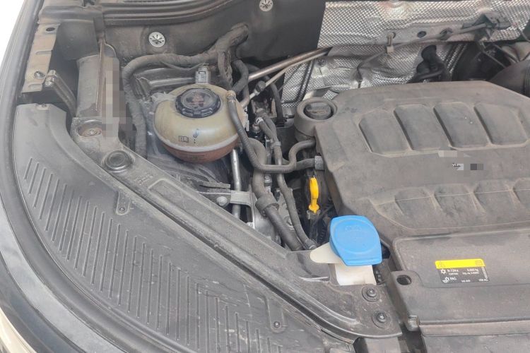 Used Volkswagen Tavendor 2023 380TSI Four-Wheel Drive R-Line First Edition Engine Bay Right