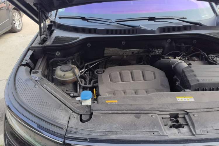 Used Volkswagen Tavendor 2023 380TSI Four-Wheel Drive R-Line Cruise Edition Engine Bay Right