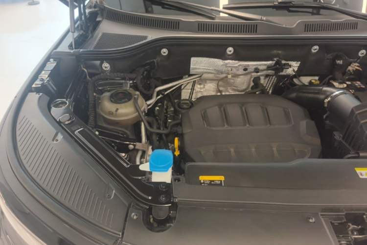 Used Volkswagen Tavendor 2023 380TSI Four-Wheel Drive R-Line Cruise Edition Engine Bay Right