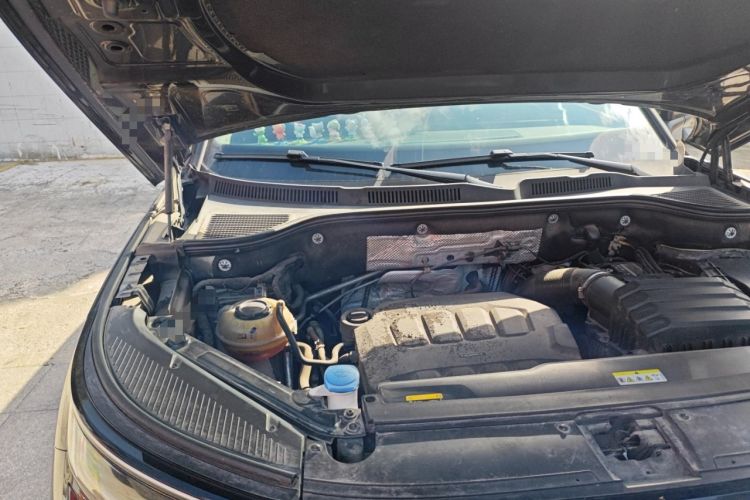 Used Volkswagen Tavendor 2023 380TSI Four-Wheel Drive R-Line First Edition Engine Bay Right