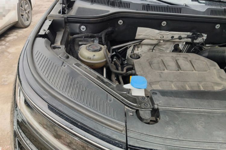Used Volkswagen Tavendor 2023 380TSI Four-Wheel Drive R-Line Cruise Edition Engine Bay Right