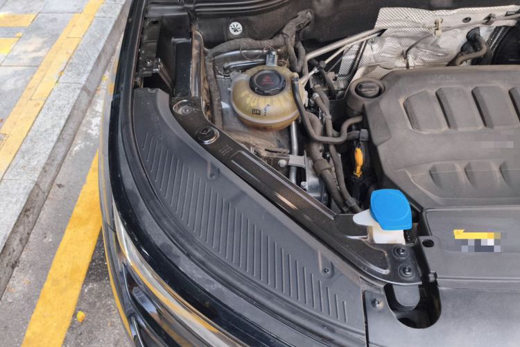 Used Volkswagen Tavendor 2023 380TSI Four-Wheel Drive R-Line Cruise Edition Engine Bay Right