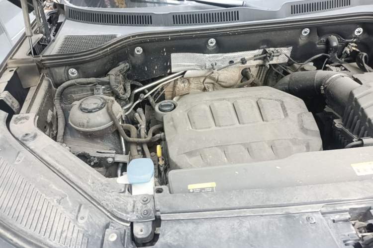 Used Volkswagen Tavendor 2023 380TSI Four-Wheel Drive R-Line Cruise Edition Engine Bay Right