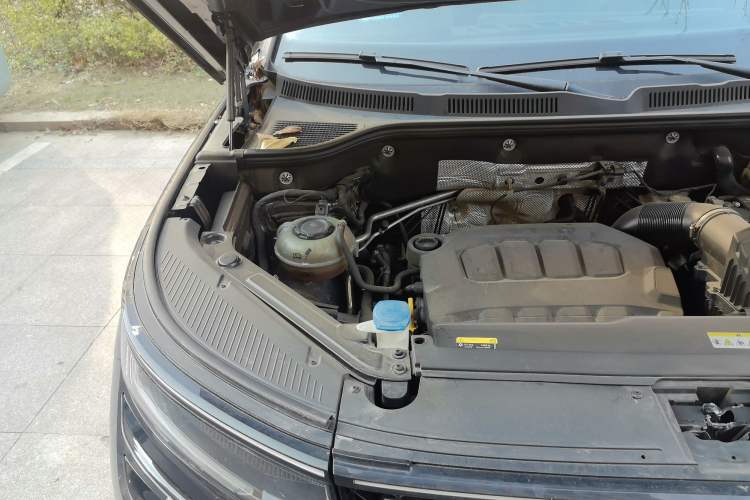 Used Volkswagen Tavendor 2023 380TSI Four-Wheel Drive R-Line Cruise Edition Engine Bay Right