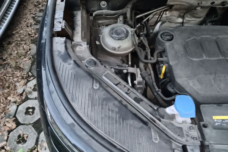 Used Volkswagen Tavendor 2023 380TSI Four-Wheel Drive R-Line Cruise Edition Engine Bay Right