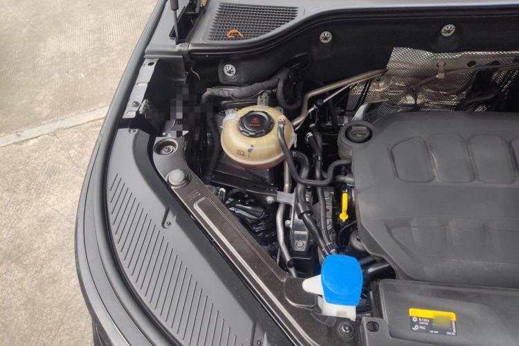 Used Volkswagen Tavendor 2023 380TSI Four-Wheel Drive R-Line First Edition Engine Bay Right