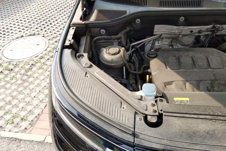 Used Volkswagen Tavendor 2023 380TSI Four-Wheel Drive R-Line Cruise Edition Engine Bay Right
