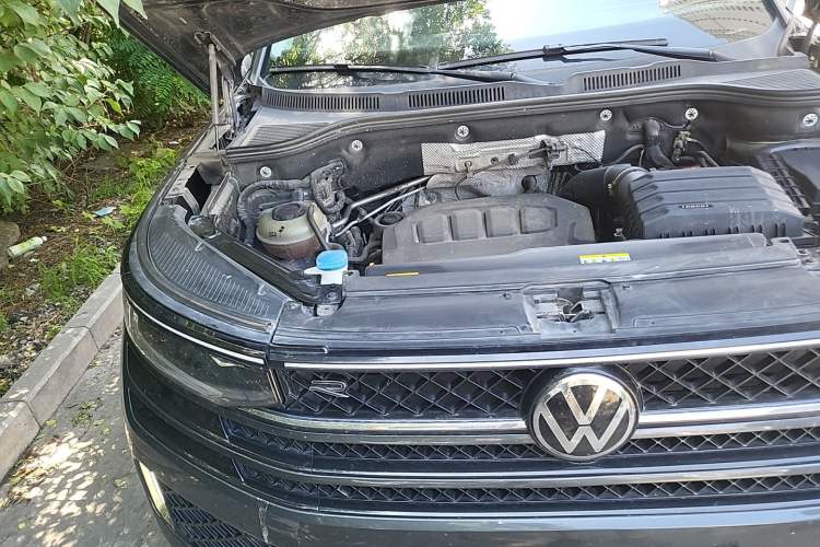 Used Volkswagen Tavendor 2023 380TSI Four-Wheel Drive R-Line Cruise Edition Engine Bay Right