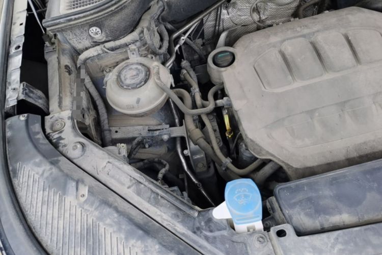 Used Volkswagen Tavendor 2023 330TSI Luxury Touring Edition Engine Bay Right