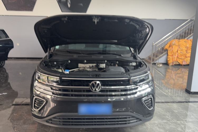 Used Volkswagen Tavendor 2023 330TSI Luxury Touring Edition Engine Bay