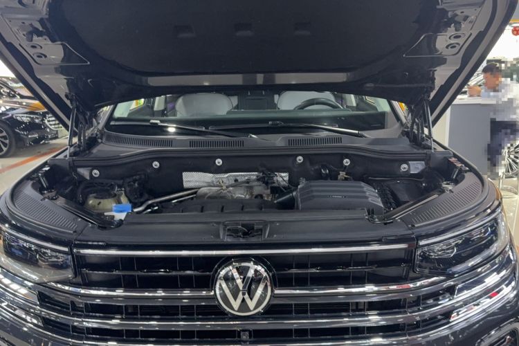 Used Volkswagen Tavendor 2023 330TSI Luxury Touring Edition Engine Bay
