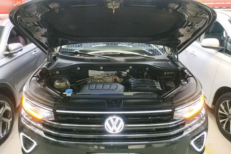Used Volkswagen Tavendor 2023 330TSI Luxury Touring Edition Engine Bay