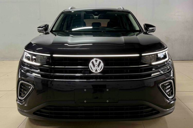 Used Volkswagen Tavendor 2023 330TSI Luxury Touring Edition Exterior 1