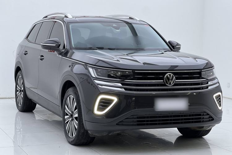 Used Volkswagen Tavendor 2023 330TSI Luxury Touring Edition Exterior 1