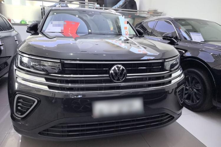 Used Volkswagen Tavendor 2023 330TSI Luxury Touring Edition Exterior 1