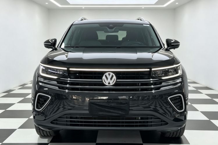 Used Volkswagen Tavendor 2023 330TSI Luxury Touring Edition Exterior 1