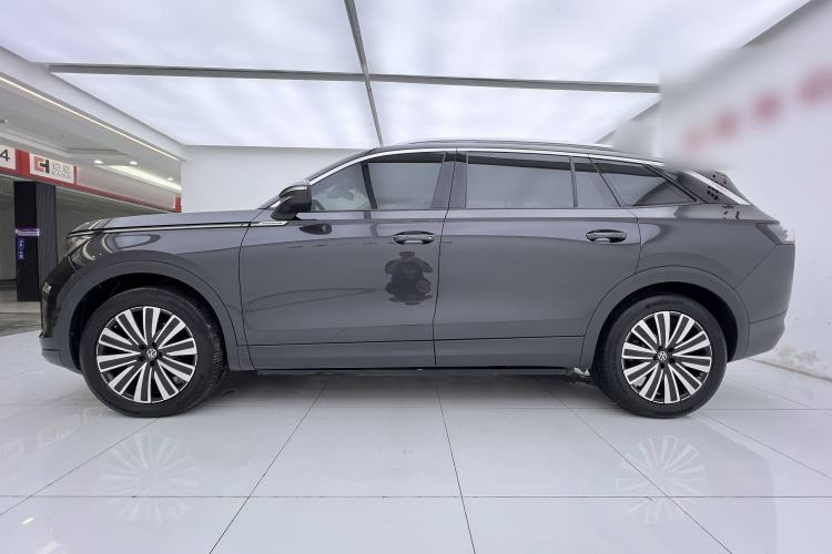 Used Volkswagen Tavendor 2023 330TSI Luxury Touring Edition Exterior 2