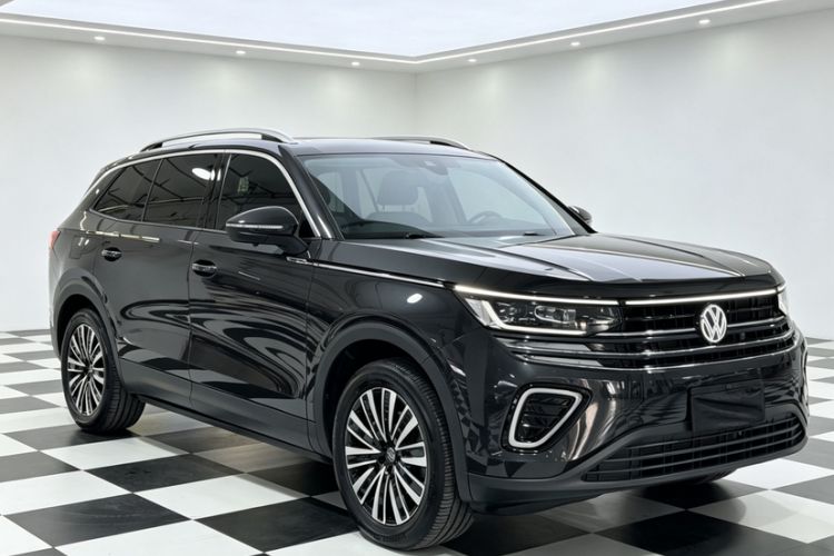 Used Volkswagen Tavendor 2023 330TSI Luxury Touring Edition Exterior 2