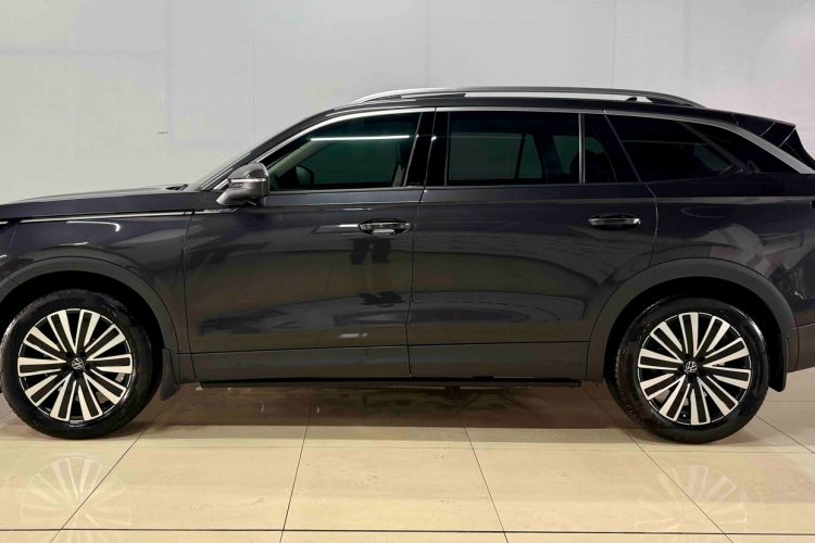 Used Volkswagen Tavendor 2023 330TSI Luxury Touring Edition Exterior 3