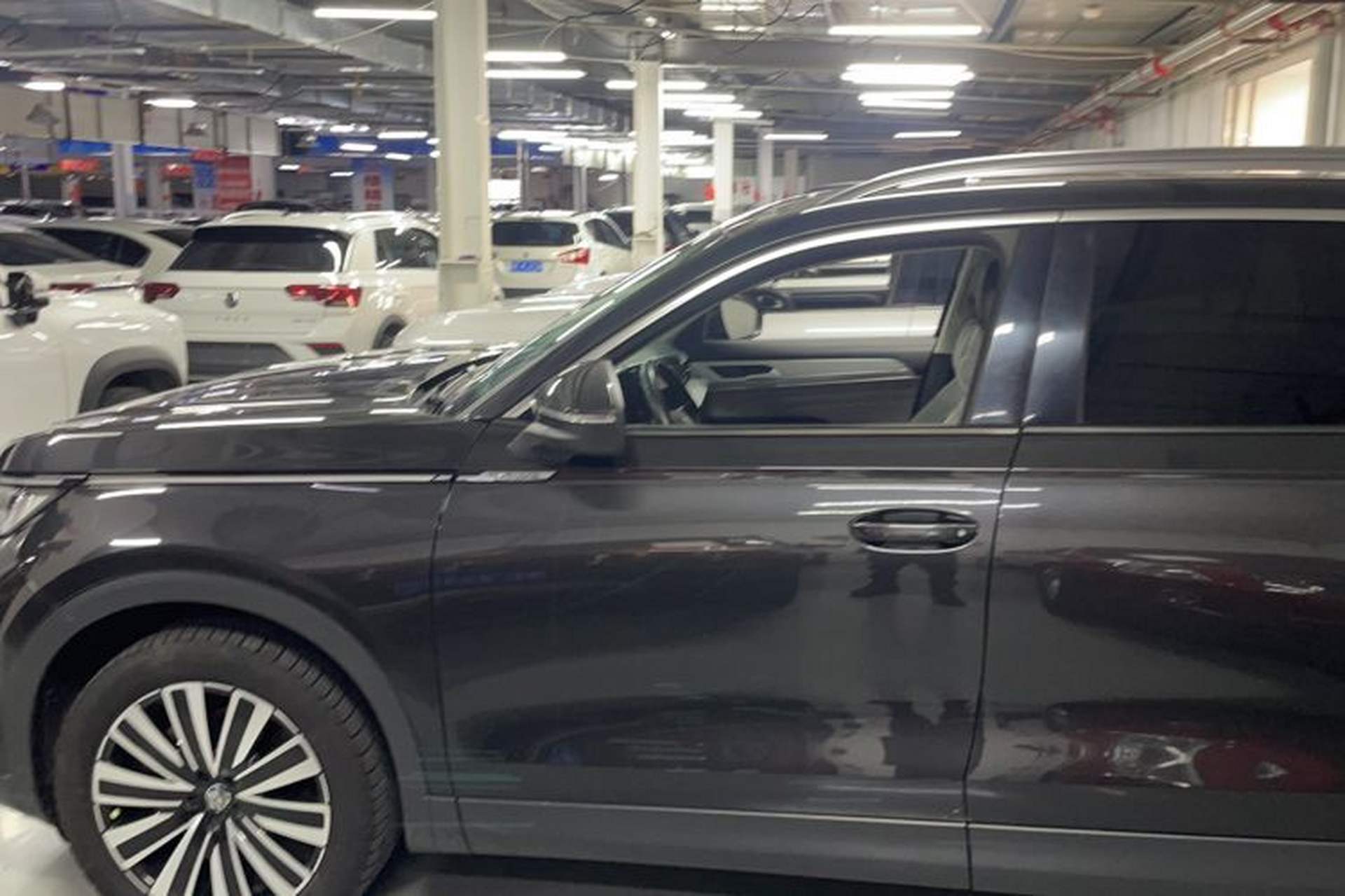Used Volkswagen Tavendor 2023 330TSI Luxury Touring Edition Exterior 3