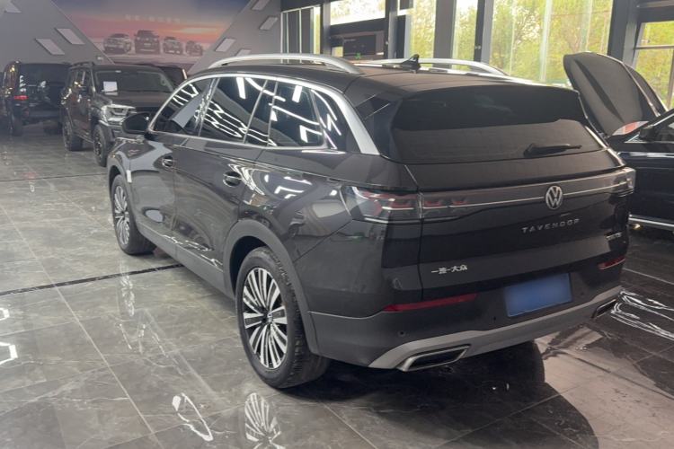 Used Volkswagen Tavendor 2023 330TSI Luxury Touring Edition Exterior 4