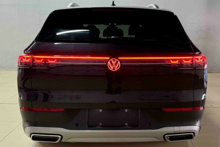 Used Volkswagen Tavendor 2023 330TSI Luxury Touring Edition Exterior 6