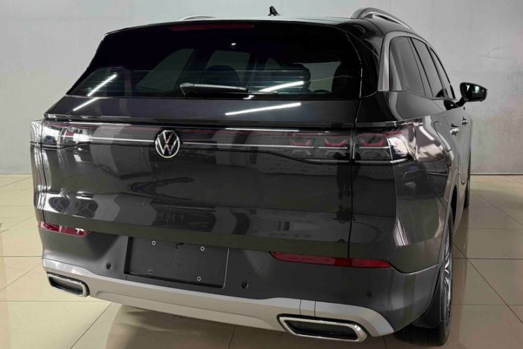 Used Volkswagen Tavendor 2023 330TSI Luxury Touring Edition Exterior 7