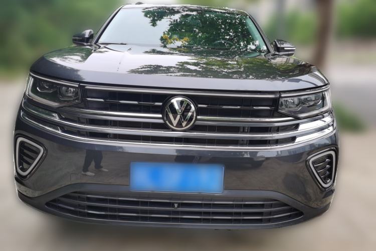Used Volkswagen Tavendor 2023 330TSI Luxury Touring Edition Front