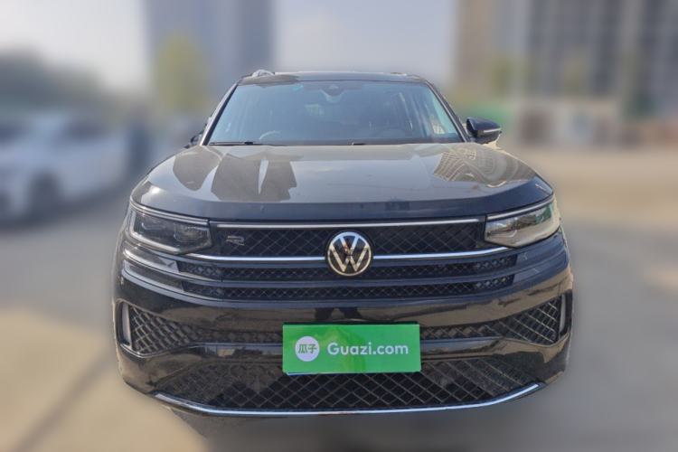 Used Volkswagen Tavendor 2023 330TSI Luxury Touring Edition Front