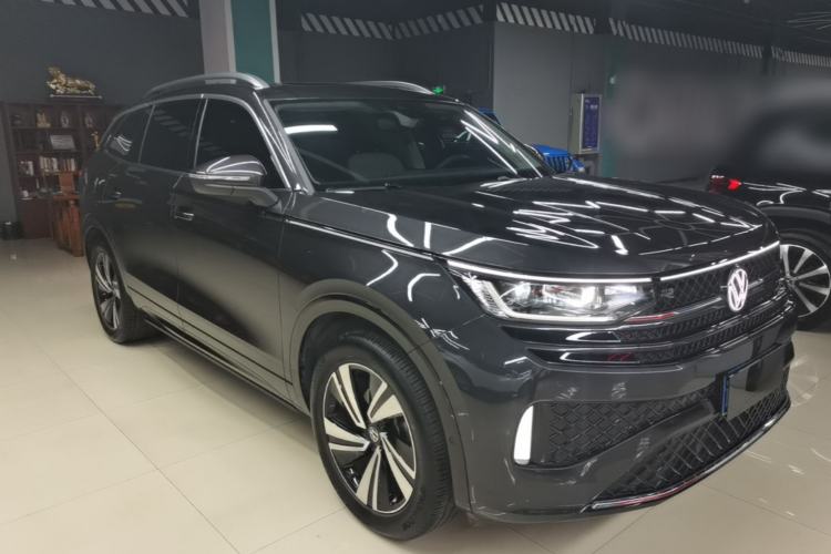 Used Volkswagen Tavendor 2023 380TSI Four-Wheel Drive R-Line Cruise Edition Front Right 45 Deg