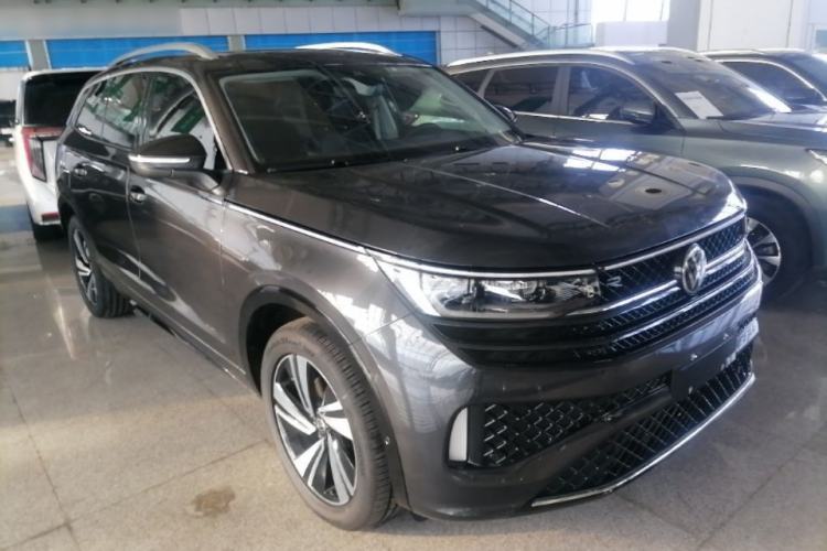Used Volkswagen Tavendor 2023 380TSI Four-Wheel Drive R-Line Cruise Edition Front Right 45 Deg