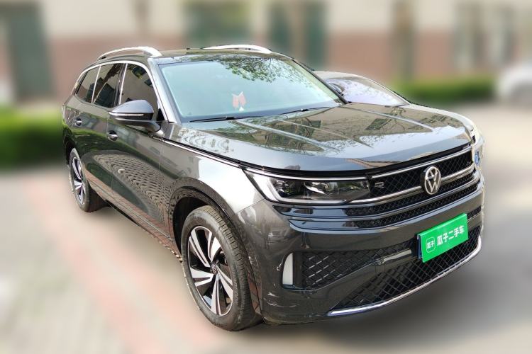 Used Volkswagen Tavendor 2023 380TSI Four-Wheel Drive R-Line Cruise Edition Front Right 45 Deg