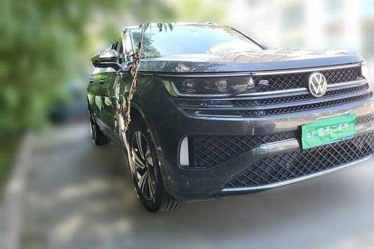 Used Volkswagen Tavendor 2023 380TSI Four-Wheel Drive R-Line Cruise Edition Front Right 45 Deg
