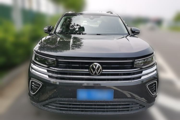 Used Volkswagen Tavendor 2023 330TSI Luxury Touring Edition Front