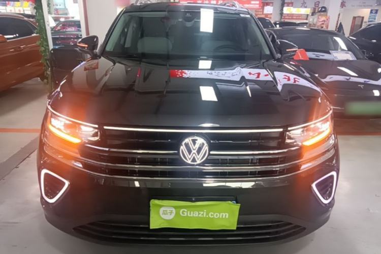 Used Volkswagen Tavendor 2023 330TSI Luxury Touring Edition Front