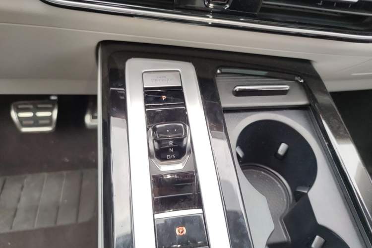 Used Volkswagen Tavendor 2023 380TSI Four-Wheel Drive R-Line Cruise Edition Gear Lever