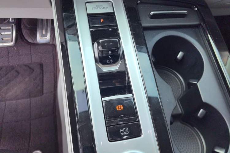 Used Volkswagen Tavendor 2023 380TSI Four-Wheel Drive R-Line Cruise Edition Gear Lever