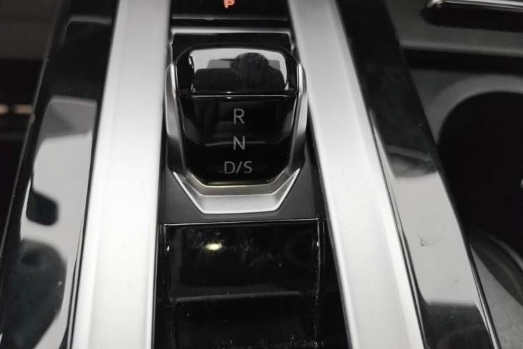 Used Volkswagen Tavendor 2023 380TSI Four-Wheel Drive R-Line Cruise Edition Gear Lever