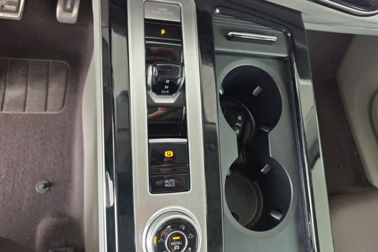 Used Volkswagen Tavendor 2023 380TSI Four-Wheel Drive R-Line Cruise Edition Gear Lever
