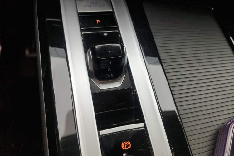 Used Volkswagen Tavendor 2023 380TSI Four-Wheel Drive R-Line Cruise Edition Gear Lever