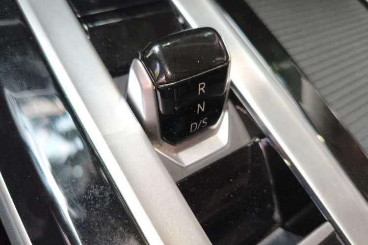 Used Volkswagen Tavendor 2023 380TSI Four-Wheel Drive R-Line Cruise Edition Gear Lever