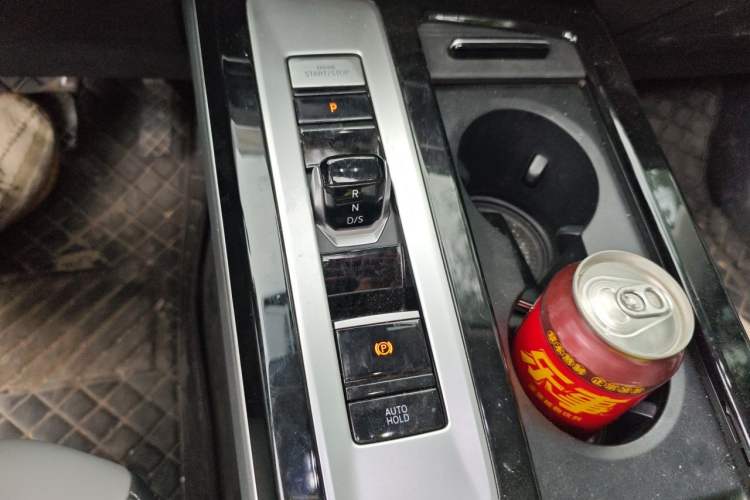 Used Volkswagen Tavendor 2023 330TSI Luxury Touring Edition Gear Lever
